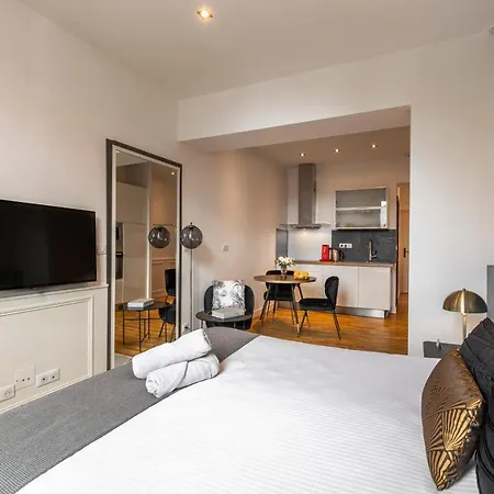 Apartment Studio Charming & Modern