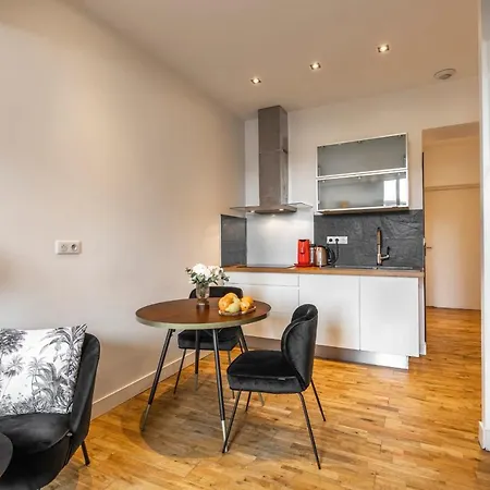 Apartment Studio Charming & Modern